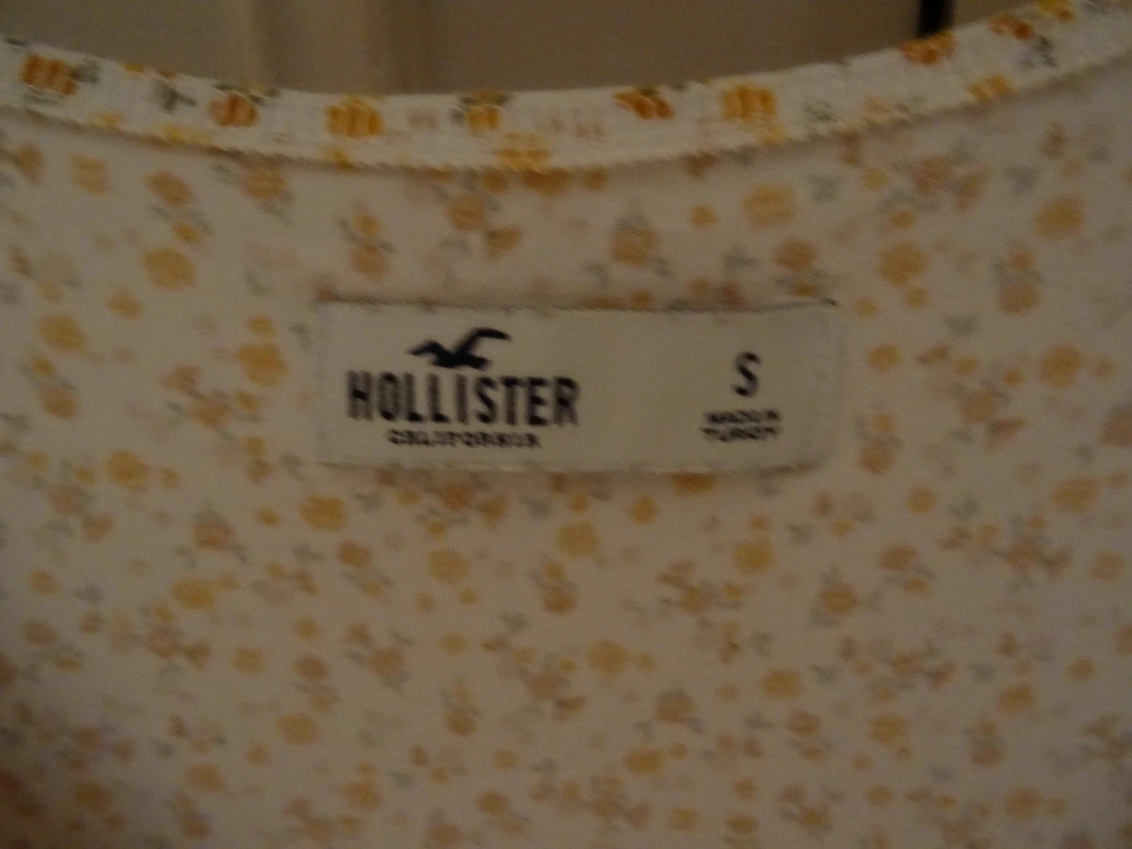 Vestido corto blanco con pequeñas flores amarillas Hollister talla S – photo 4